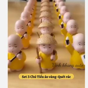 [Giá Sốc] Set 3 Chú Tiểu Áo Vàng Trang Trí Taplo ô Tô Xe Hơi Bàn Làm Việc Bàn Học-Chú Tiểu Quét Rác