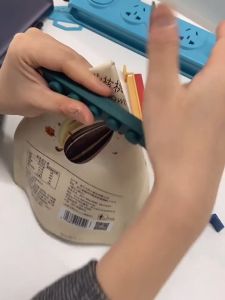 ที่ซีลปากถุง ที่ซีลถุงแพ็ค 4 ชิ้น คลิปหนีบอาหาร ที่หนีบปากถุง ที่หนีบอาหาร เก็บอาหาร ถนอมอาหาร ใส่อาหาร