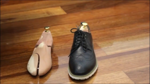 HOL Mens and Womens Shoe Trees Cedar Wood Shoe Tree Sharper Keeper Stretcher Home Supplies