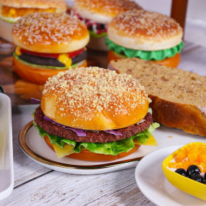 KFC ยักษ์เบอร์เกอร์เนื้อจําลองอาหารของเล่นตกแต่งตัวอย่างการถ่ายภาพ Prop ที่สมจริงเบอร์เกอร์ตกแต่งสําหรับ Home