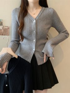 Slim Fit Long Sleeve Knitted Top Womens plus Size V-Neck Vest Winter Outerwear Korean Style Commute Regular Thickness