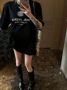 ความยาวปานกลางยาวเสื้อยืดผู้หญิงหลวมพอดีผ้าฝ้าย 100% พิมพ์คอกลมคอกลมฤดูร้อนเสื้อผ้าทํางานลําลอง