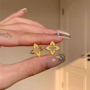 Retro Middle Eastern Laser Hollow Four Leaf Flower Earrings Elegant Minimalist Style Alloy Ear Jewelry Fashion Accessories