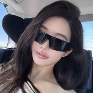 1pcs Womens Windproof Sunglasses Dark Lenses Durable Frame Perfect Winter Accessory
