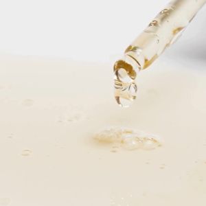 เซรั่มแอมพูลดอกองุ่นขาว Vegetology - Viniferine Brightening Ampoule