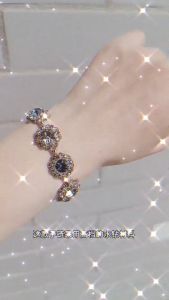 Flower Crystal Bracelet: A Stylish Women's Fashion Bangle