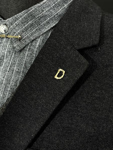 Mens Fashion Miniature Retro Alphabet Initial Lapel Pins Customizable Silver Gold Plated Chest Decorative Brooches Accessories