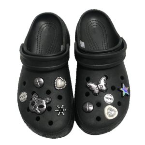 10ชิ้น Crocs Jibbitz เสน่ห์หน้าแมวดำผีเสื้อหัวเข็มขัดรองเท้าที่ถอดออกได้สำหรับ Crocs