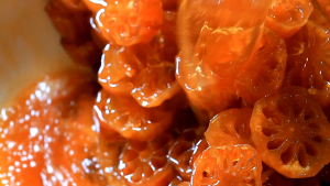 มะตูม มะตูมแห้ง มะตูมอบแห้ง Dried bael fruit มาตรฐาน อย. ตรา กอเงินฟาร์ม  ขนาด 200 กรัม x 25 ห่อ