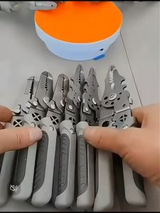 32in1 คีมปลอกสายไฟ นำเข้าจากเยอรมัน คีมปอกสายไฟ ประหยัดแรง1000 เท่า คีมช่างไฟฟ้า ตัดได้ทั้งสายอ่อนและสายแข็งคีมอเนกประสงค์ สามารถใช้ เป็นประแจได้ด้วย คีม ปอกสายไฟ คีมตัดสายไฟ คีมย้ำ หางปลา คีมเอนกประสงค์ เครื่องตัดลวด คีมย้ำสายไฟ คีมดึงลวด