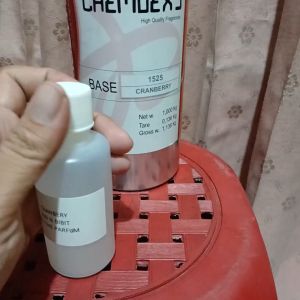 BIBIT BIANG PARFUM CHEMDEX wangi searah cranbery (isi 100ml) MURNI AROMA SEARAH cranberyPRODUK CHEMDEX REPACK 100 ML LABOR TANPA CAMPURAN ALKOHOL DAN LAINYA GARANSI UANG KEMBALI AROMA SEARAH cranbery SILAHKAN DIKEMBALIKAN JIKA PARFUM TIDAK MURNI