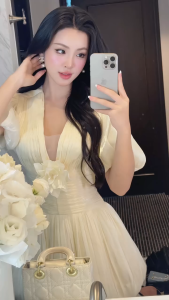 Đầm ngắn Khiết Style dáng xòe bí chất lụa gân đính hoa 3D phong cách sang trọng KD331