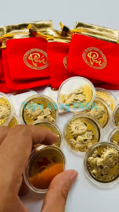 ĐỒNG XU NGỰA MÀU VÀNG KÈM TÚI LỘC TÀI LỘC 2026 - BÍNH NGỌ - MẪU 1
