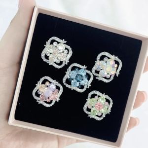SO SEOUL Julian Vintage Wavy Square Shaped Austrian Crystal Mini Baby Brooch Keronsang Hijab Pin