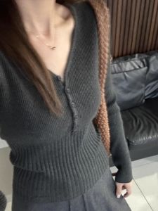 เสื้อชั้นในถักคอวีสีเทาสไตล์เกาหลีสำหรับผู้หญิง เสื้อชั้นในแขนยาวหนา รัดเอว กระชับสัดส่วน ฤดูใบไม้ร่วง/ฤดูหนาว เสื้อชั้นในผู้หญิง