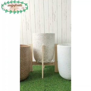 Pot Terracotta Motif Pot Kapsul Variasi Warna Pot Standing Kaki 4 Pot Hiasan Sudut Cafe Sudut Ruangan