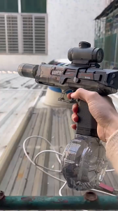 Đồ Chơi Phun Nước Tự Động Liên Thanh Có Đèn  Phun Cực Mạnh