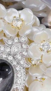 เข็มกลัด พระพันปีหลวง ล้อมเพชร สวยงามทุกชิ้น (ไม่มีกล่อง)