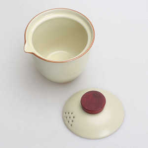 Large Size Ceramic Tea Cup with Lid for Home Use Anti-Scalding Gongfu Tea Pot Handheld Strainer Brewing Set Yellowish White