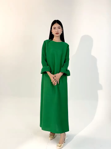 Miyake Pleated Flare Sleeve Round Neck Solid Color Dress Womens Autumn Winter High Fashion Causal Elegant Loose Long Dresses