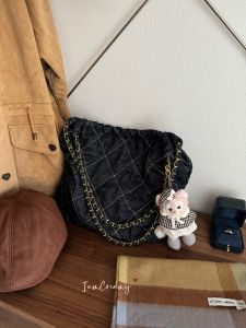 Washed Denim Quilted Chain Strap Large Tote Bag Womens Casual Trash Bag Single Shoulder Bag Casual Scene Denim Fabric