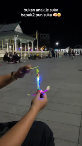 【MY Ready Stock】10PCS Flying Arrow LED Light Up Helicopter Slingshot Flying Rocket Outdoor Kids Toy Party Supplies