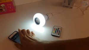 Mua 1 cái  giao 1 cái . Bóng Đèn Loa Bluetooth Không Dây E27 LED RGB Âm Nhạc Chơi Đèn Từ Xa