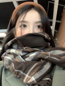 Xinhelp Square Long Wrap Couple Gingham Scarf Early Autumn Fashionable Contrast Color and Versatile Plaid Tassel Scarf for Women