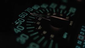 PITAKA MagEZ Car Mount Pro with Wireless MagSafe Charging - Suction Cup