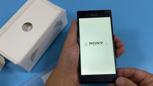 Sony Xperia XZ F8331 F8332 Original 32GB 4G LTE 5.2" 23MP WIFI Unlocked Fingerprint Smartphone in black blue pink and silver colors.
