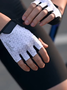 Santic ถุงมือขี่จักรยานสำหรับผู้ชายและผู้หญิงระบายอากาศทนต่อการสึกหรอสะท้อนการดูดซับแรงกระแทกถุงมือกีฬาครึ่งนิ้ว