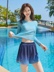 XTEP | Slim Fit Separate Swimwear Women Training 保守设计