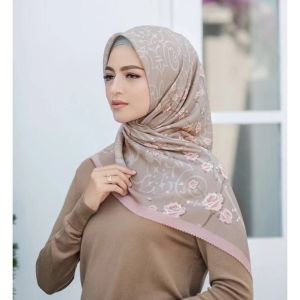 Jilbab segiempat motif mkck