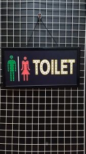 TOILET ขนาด 48 X 25 X 2cm ป้ายไฟ LED หน้าร้าน ป้ายไฟตัวอักษร ตกแต่งหน้าร้าน สร้างความโดดเด่นให้ร้านคุณ