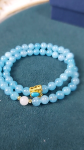 Vòng tay quấn 2 đá Aquamarine size 6.5 li phối viên mã não trắng và bi cắt giác charm bướm hồ điệp xinh xắn thời trang | Hoa Minh Gem