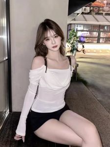 Korean Style Slim Fit One Shoulder T-Shirt Beautiful Neckline Unique Top for Women Autumn Winter Solid Color Long Sleeve