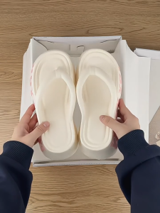 TREND CENTER รองเท้าแตะผู้หญิง พื้นหนา ลายตัวอักษรสามมิติ พื้น EVA นุ่ม ใส่สบาย สไตล์เด็กผู้หญิง