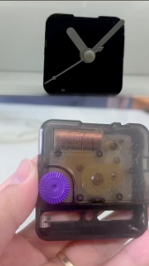 Máy Đồng Hồ Treo Tường Kim Trôi TAIWAN DQS518-C22 – Trục Đồng Dài 15mm – Chạy Êm – Bảo Hành 24 Tháng