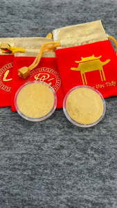 Xu Thần Tài Mạ Vàng Phong Thuỷ May Mắn Kèm Túi Gấm Nhung Đỏ May Mắn