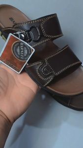 Sandal Barnet Reno: Desain Sandal Pria Modern & Kasual