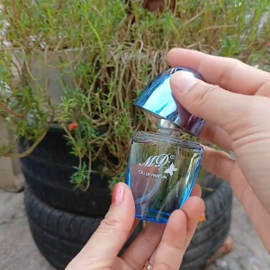 Nước Hoa Cao Cấp Quang Đức Natural Spray Xanh 25ML Nguyên Liệu Từ Pháp Hương Nhẹ Dịu Lôi Cuốn Tinh Tế