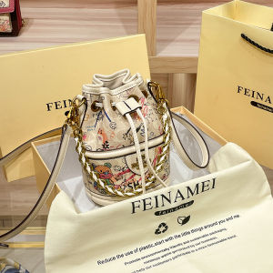 Genuine Leather Bucket Bag Drawstring round Shoulder Crossbody Womens Bag Spring New Style Handbag Durable Tote Satchel