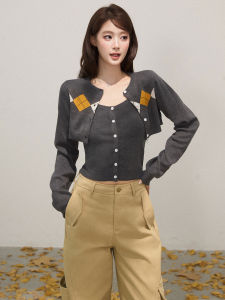 THROUS | Bộ Áo Blouse Tàu Dài Tay In Caro và Áo Len Không Tay