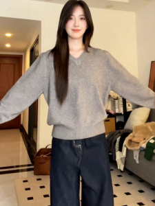 HUOLISI | Elegant Gray V-neck Knitted Sweater