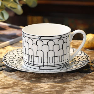 Elegant European Bone China Coffee Cup And Saucer Set for Afternoon Tea Couples High End Luxury Home Use Gift for Lovers