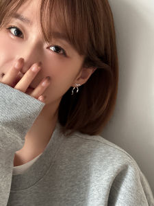 Silver Butterfly Knot Earrings Womens Sweet Unique Design High-End Feelings Ear Jewelry Fashionable Korean Style Fresh out