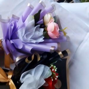 READY Hand Bouquet Mawar /Buket Single Rose & Double Rose/Buket Mawar Mini/Hand bouquet