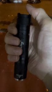 Đèn pin siêu sáng mini Mantaray S21 led Cree XHP50 đèn pin EDC sáng tỏa đa năng có mạch nhớ chế độ sáng công tắc ở đuôi đèn pin 21700 hoặc 18650