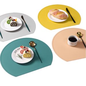 1/6/10Pcs Round Silicone Gift Placemats for Dinner Table Non-Slip Heat Resistant Tableware Pads Mats for Kitchen Dining Patio