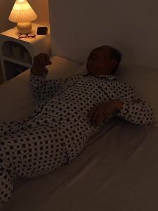 Air Mattress with Air Pump Air Bed Mattress With Pump Airbed With Pump Single Air Bed Household Care Turn-over Mattress Cycle Charging 气垫床